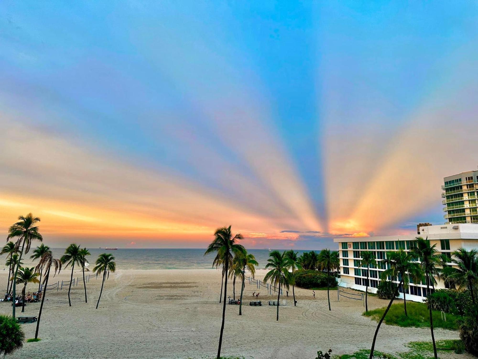 B Ocean Resort Fort Lauderdale Beach Bagian luar foto